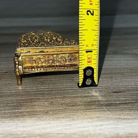 VTG AVON Solid Compact Baby Grand Piano Gold Tone Embossed Ornate Trinket Box - Picture 9 of 9